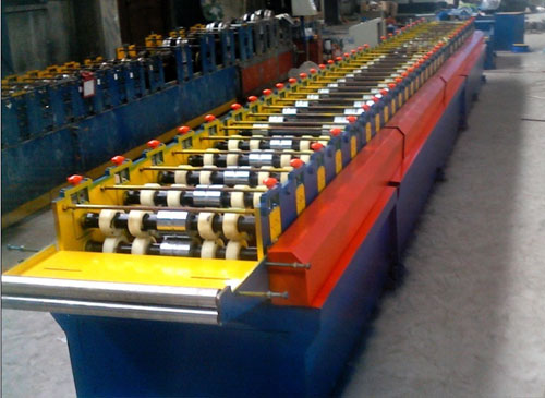 欧式保温卷帘门生产设备