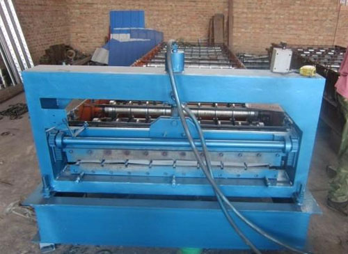 910彩钢压型设备