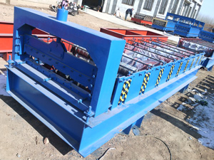 900墙面板压瓦机